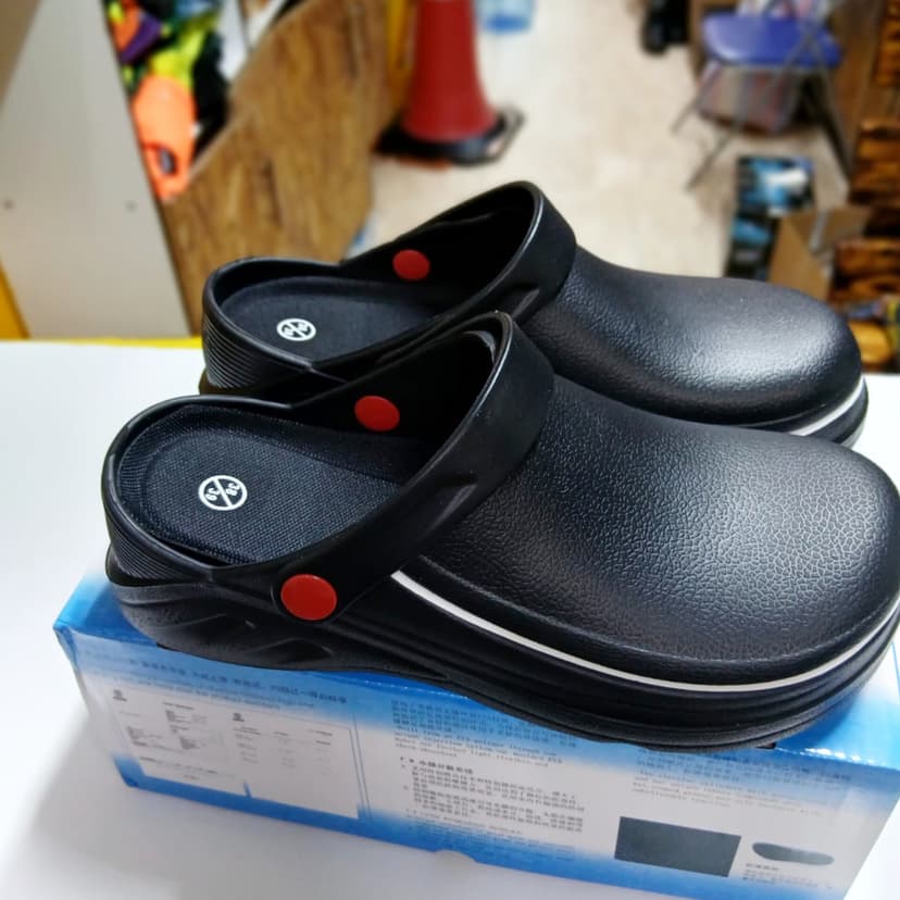 Oil and Waterproof Safety Croc